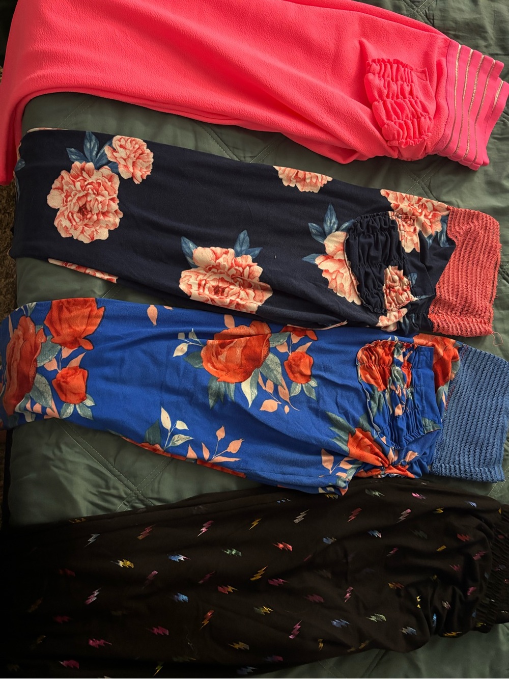 Batch if cute booty leggings, M L — neon pink, Navy Floral, Blue Floral, Black.